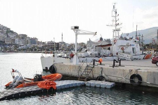 Alanya’da Denizde Erkek Cesedi Bulundu