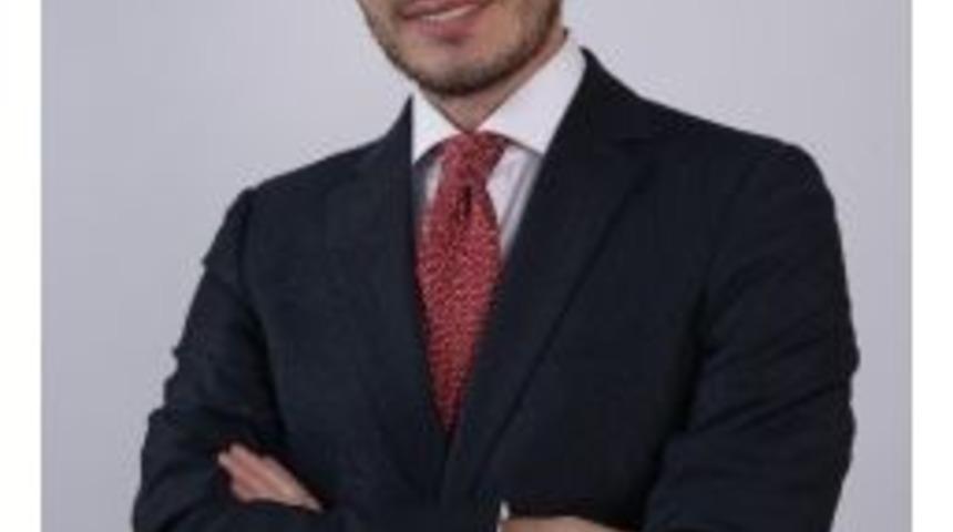 &rsquo;efsane Vali&rsquo; Yazıcıoğlu&rsquo;nun Oğlundan Duygu Y&uuml;kl&uuml; &Ccedil;anakkale Şiiri