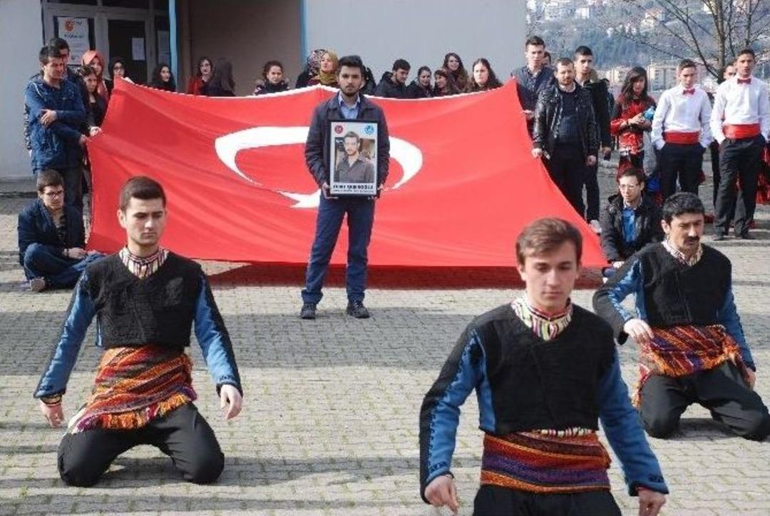 B&uuml;t&uuml;n Renkler Nevruzda Buluştu