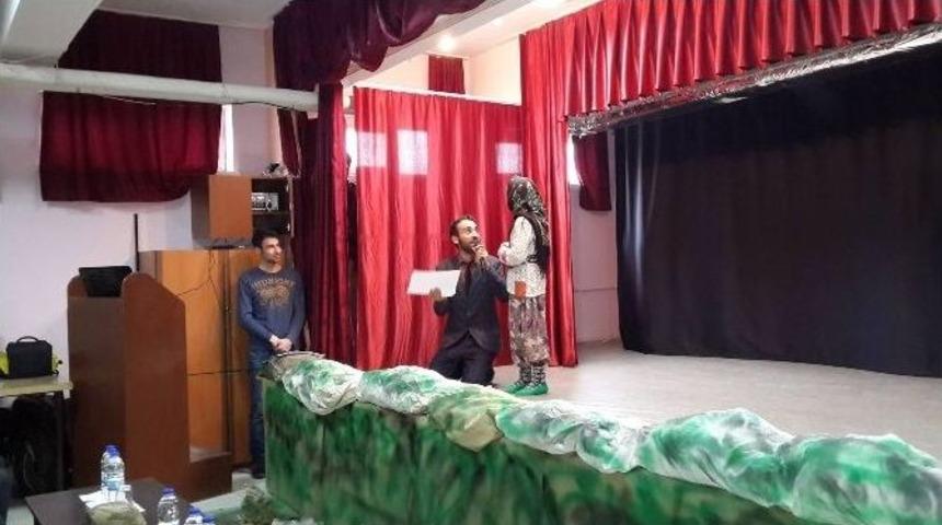 Minik &Ouml;ğrenciler Duygulandırdı