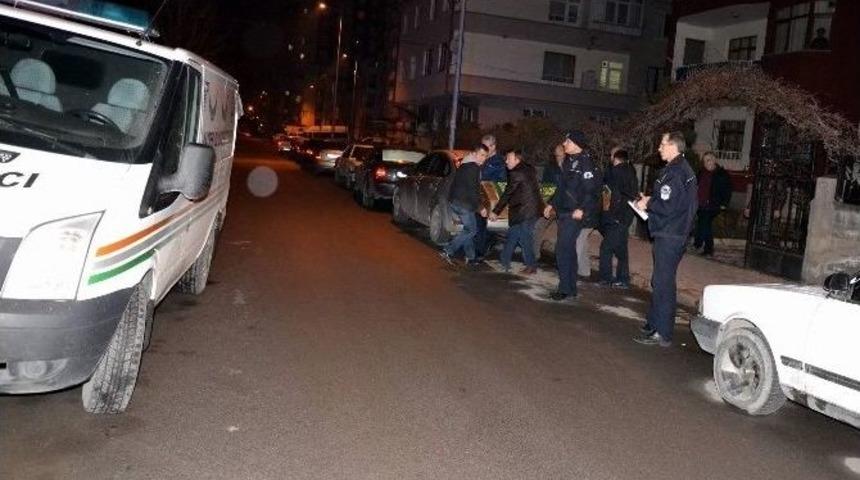 Abdullah G&uuml;l&rsquo;&uuml;n Akrabası Evinde &Ouml;l&uuml; Bulundu