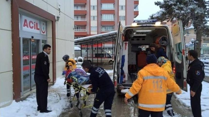 Hatay&rsquo;da İlkokul &Ouml;ğrencilerini Taşıyan Ara&ccedil; Şarampole Yuvarlandı: 1 &Ouml;l&uuml;, 13 Yaralı!