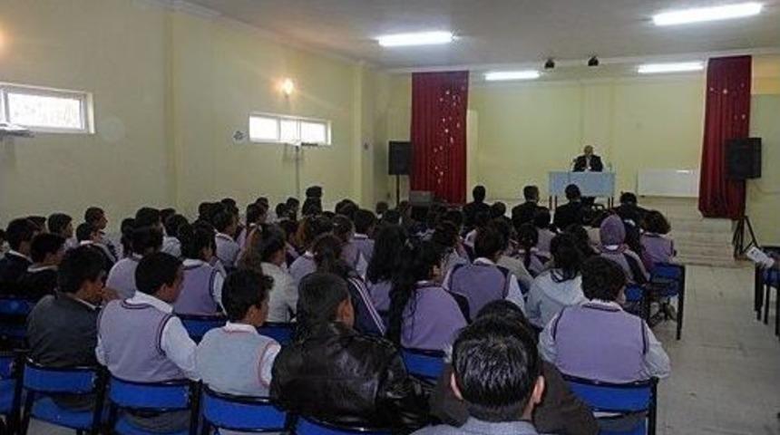 Altunhisar Kaymakamı Yeşiltaş &Ouml;ğrencilerle Buluştu