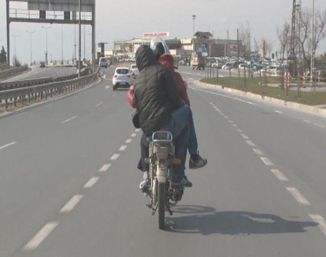 (&ouml;zel Haber) E-5&rsquo;teki Tehlikeli Motosiklet S&uuml;r&uuml;ş&uuml; Kameraya Yansıdı