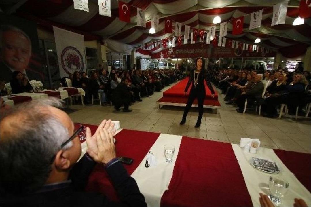 Bayraklı Kadınlar, &Uuml;r&uuml;nlerini Kooperatifle Satacak