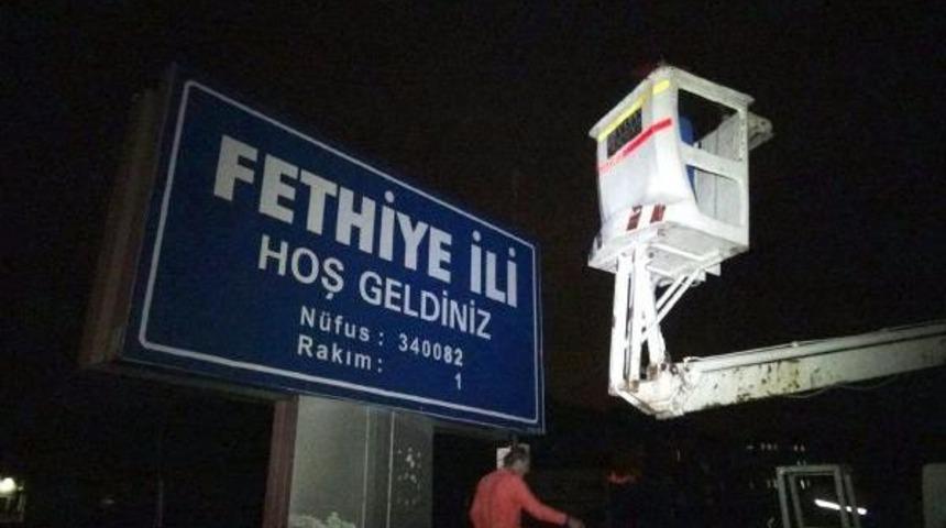 Jandarma, Fethiye'de 'temsili Il' Tabelalarını Indirdi