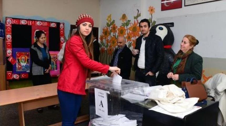 Chp Adana'da &Ouml;n Se&ccedil;im Heyecanı