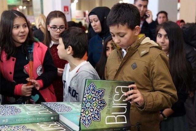 Dokunmatik Kitaplar Okuyucuyla Buluştu