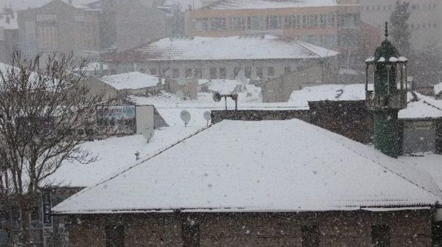 Karaman&rsquo;da Kar Yağışı