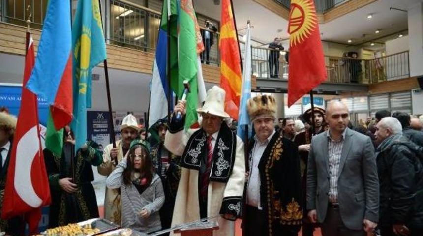 İstanbul&rsquo;Da Nevruz Bayramı Zeytinburnu&rsquo;Nda Kutlandı