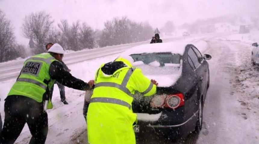 Tokat'ta Kar Yağışı Etkili Oldu