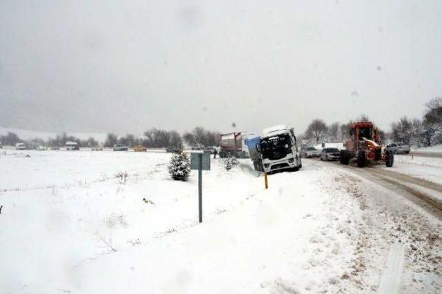 Tokat'ta Kar Yağışı Etkili Oldu