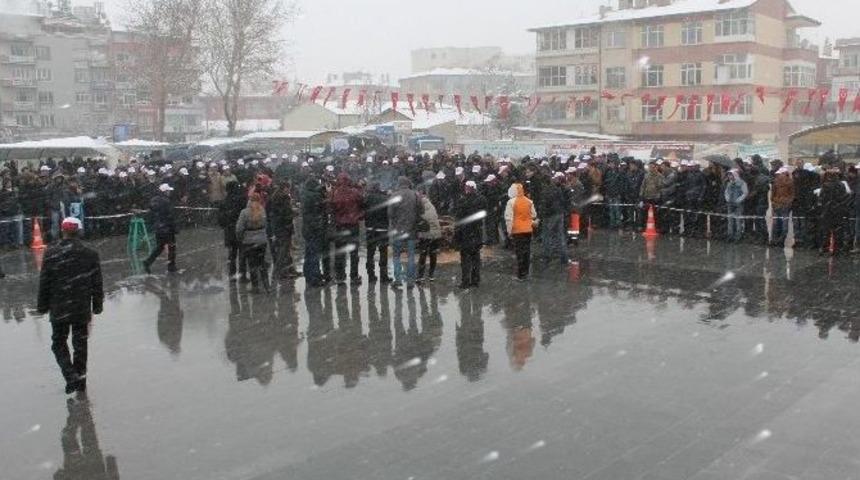 Niğde&rsquo;de Kar Altında Bahar Bayramı
