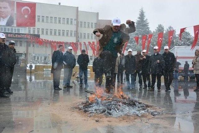 Niğde’de Kar Altında Bahar Bayramı