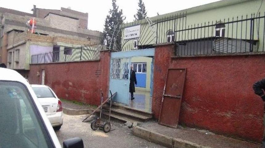 Hırsızlar Namaz Vaktini Hesap Edemeyince Cemaate Yakalandı