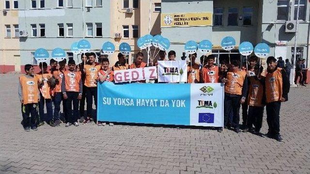 Gediz’de Öğrencilere Tema Eğitim Semineri Verildi