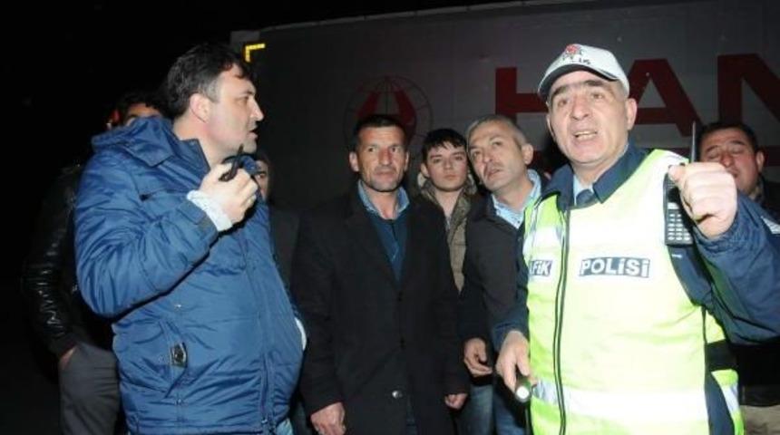 Liseli &Ouml;ğrencileri Taşıyan Otob&uuml;s Seyir Halindeyken Alev Aldı