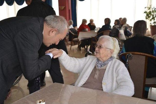 Ak Partili Dr. Balanlı, Huzurevini Ziyaret Etti 1