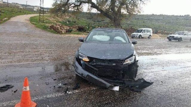 Gaziantep’te Trafik Kazası: 3 Yaralı