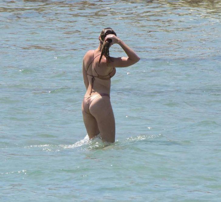 Chloe Loughnan Ortaç tek başına yüzdü  G2