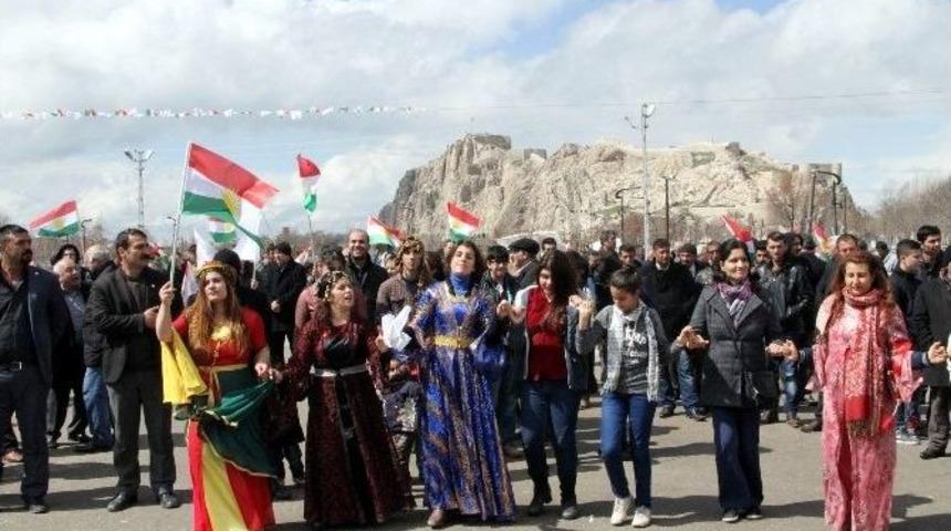 Van&rsquo;da Nevruz Kutlaması