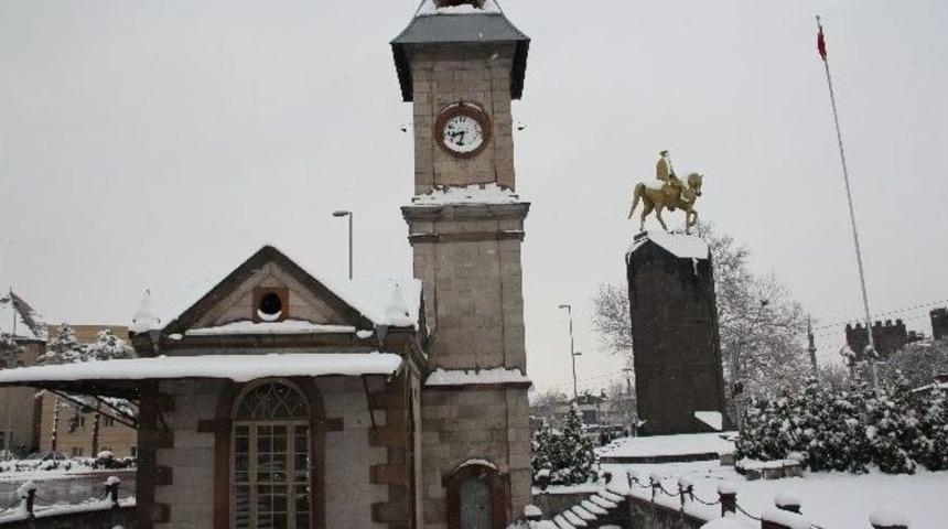 Kayseri&rsquo;de Saati Durduran Kar Yağışı