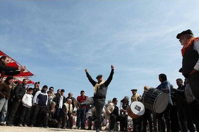 İzmir’de Binlerce Kişiyi Buluşturan Festival