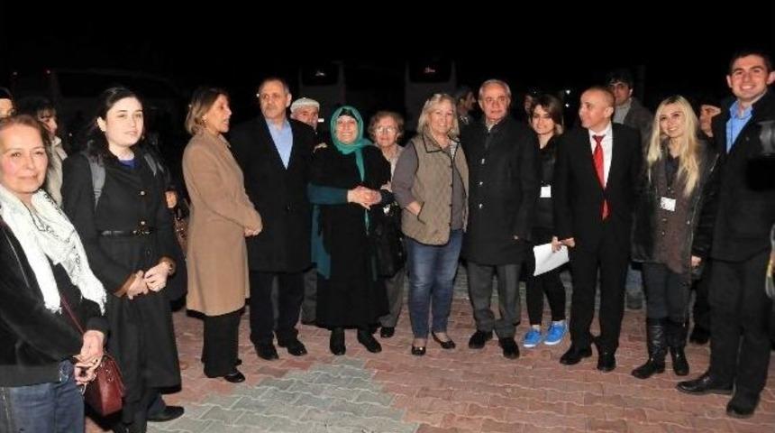 Ekşioğlu Vakfı İki Bin Kişiyle &Ccedil;anakkale Şehitliğine Gitti