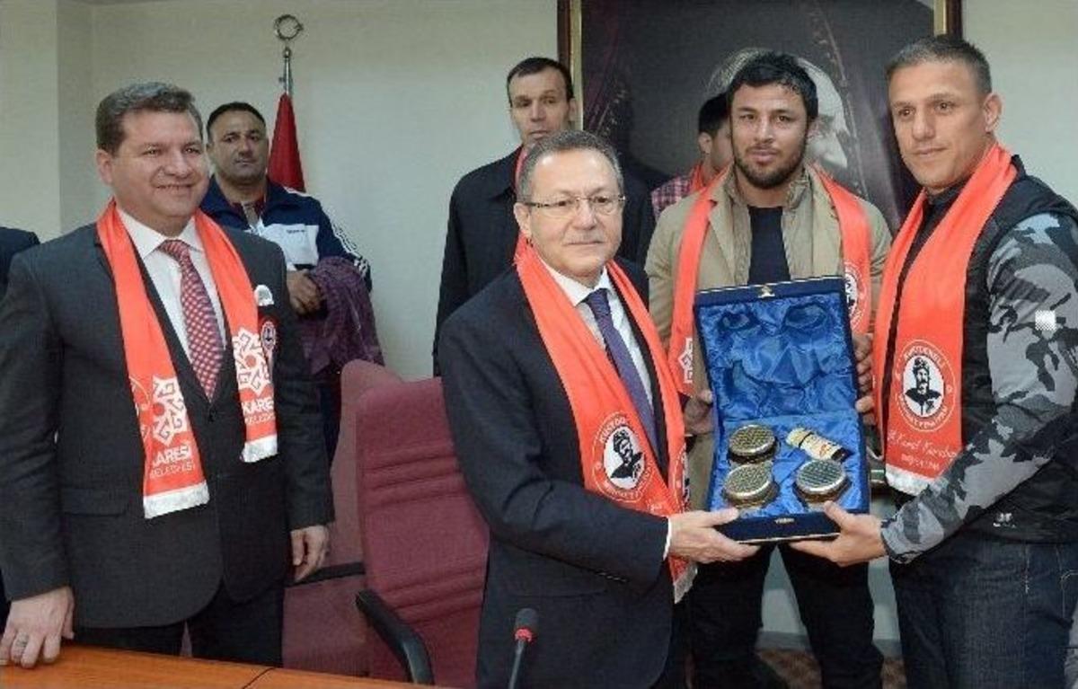 Başpehlivanlar Halkı G&uuml;reşlere Davet Etti