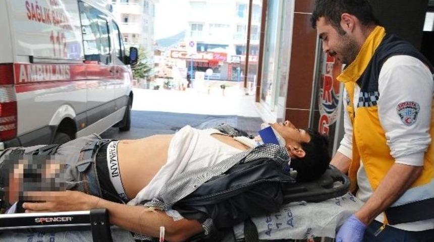 Alanya&rsquo;da İki Motosiklet &Ccedil;arpıştı: 1 &Ouml;l&uuml;, 3 Yaralı