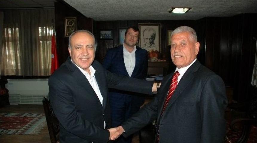 Dr. Nihat &Ouml;zkan&rsquo;dan, S&uuml;ryani Başkana Hayırlı Olsun Ziyareti