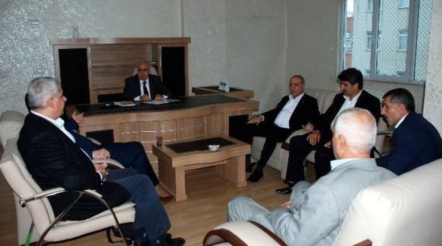 Dr. Nihat &Ouml;zkan Ziyaretlerini S&uuml;rd&uuml;r&uuml;yor