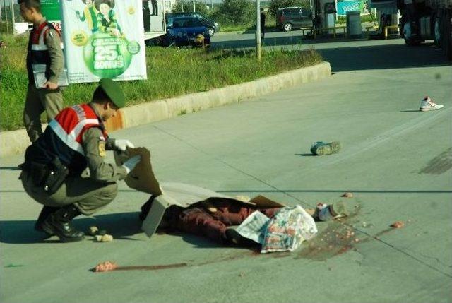 Sabah Yarış Yaparken Jandarma’dan Kaçan Mobilet Sürücüsü Öğleden Sonra Tır’ın Altına Can Verdi