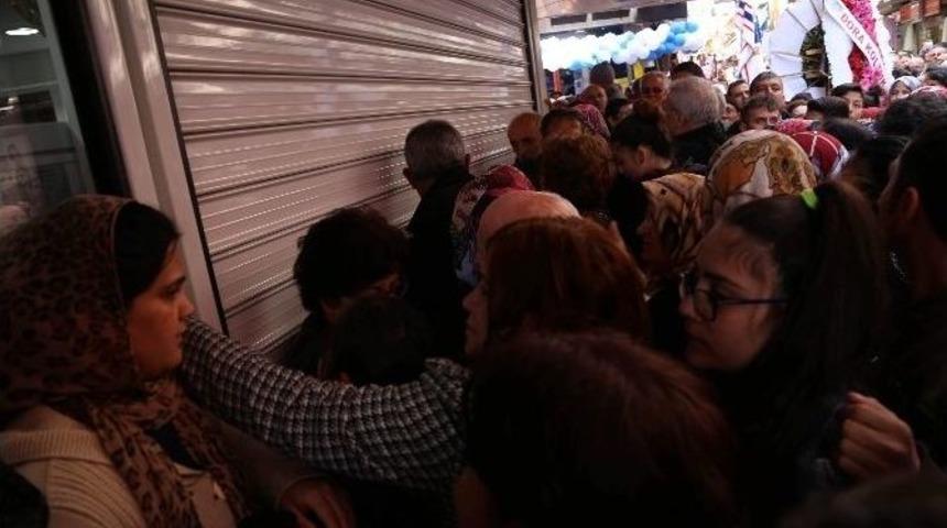 Aydın&rsquo;da İndirim &Ccedil;ılgınlığı