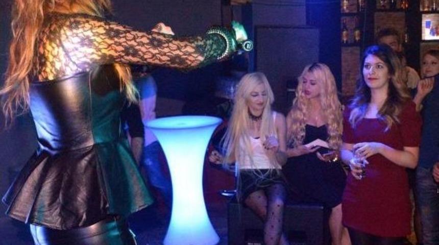 Nilay Dorsa, &Ouml;nce Hayvan Barınağına Gitti, Sonra Konser Verdi