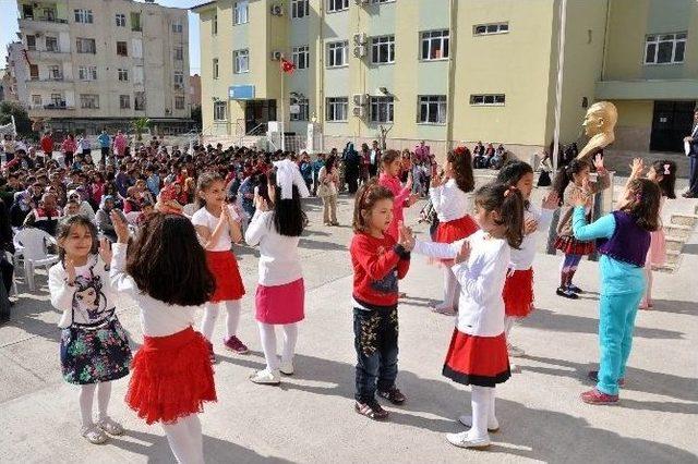 Erdemli’de Nevruz Ateşi Yakıldı