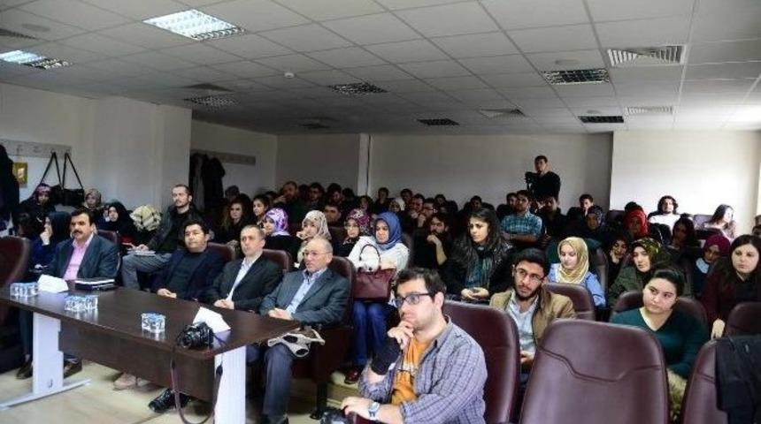 &ldquo;selahaddin Eyy&ucirc;b&icirc; Ve Ha&ccedil;lılar&rdquo; İsimli Konferans D&uuml;zenlendi