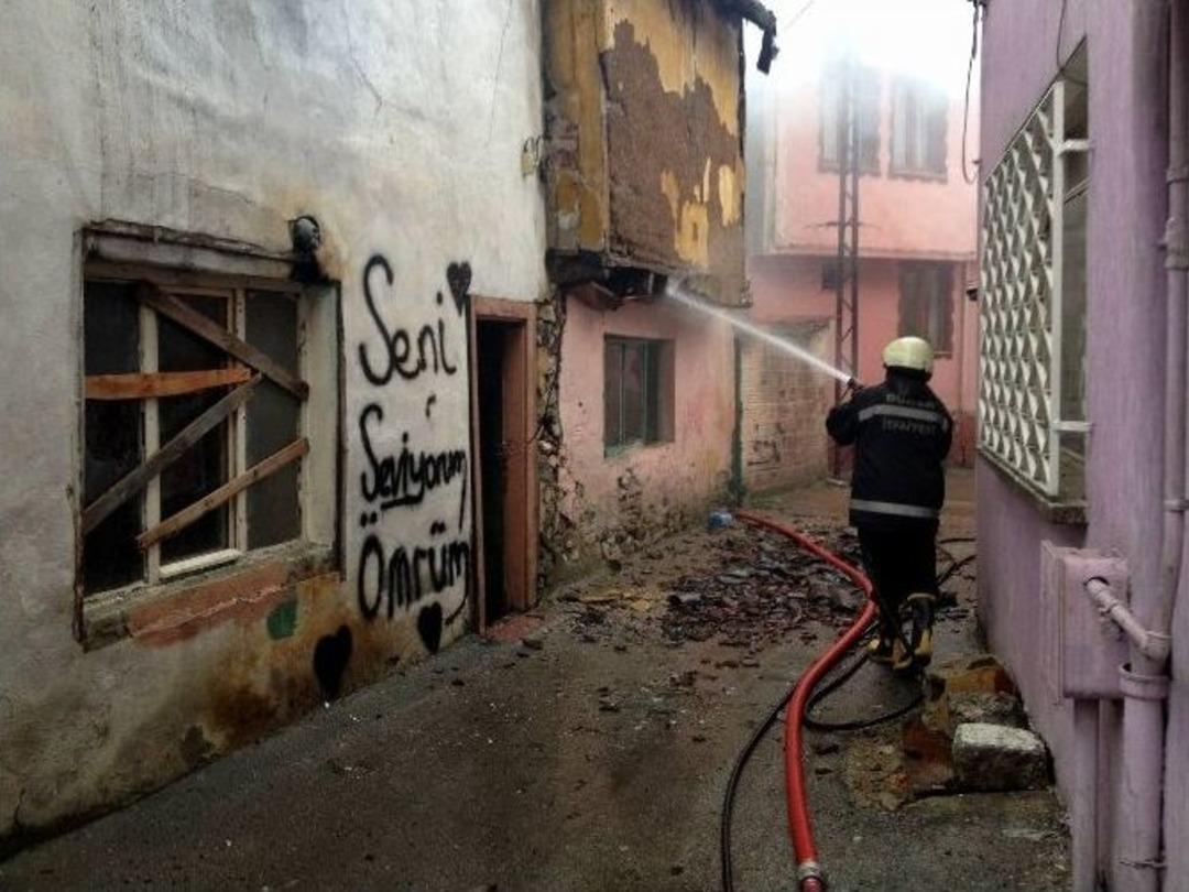 Evi Yanan Temizlik İş&ccedil;isinin G&ouml;z Yaşları