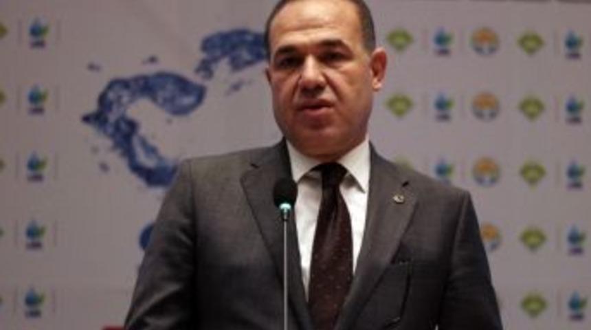 Adana B&uuml;y&uuml;kşehir Belediye Başkanından "&ccedil;i&ccedil;ek" A&ccedil;ıklaması