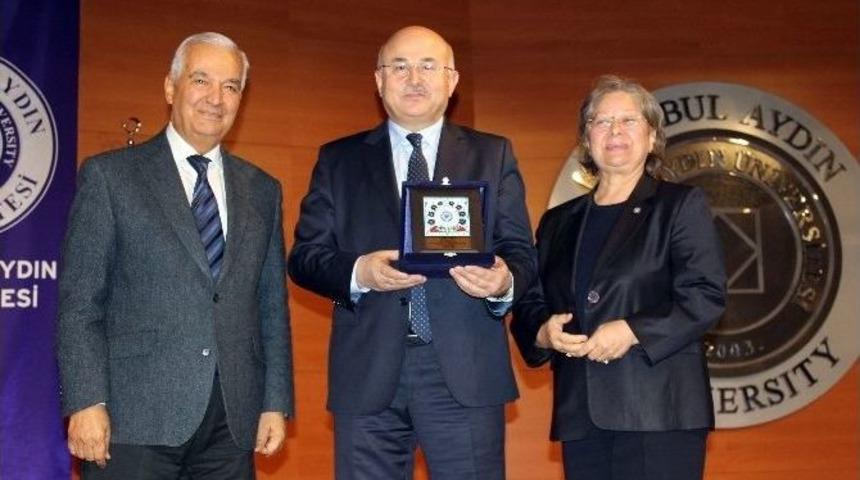 İşverenin &Ccedil;alışandan İstediği İki &Ouml;nemli Unsur