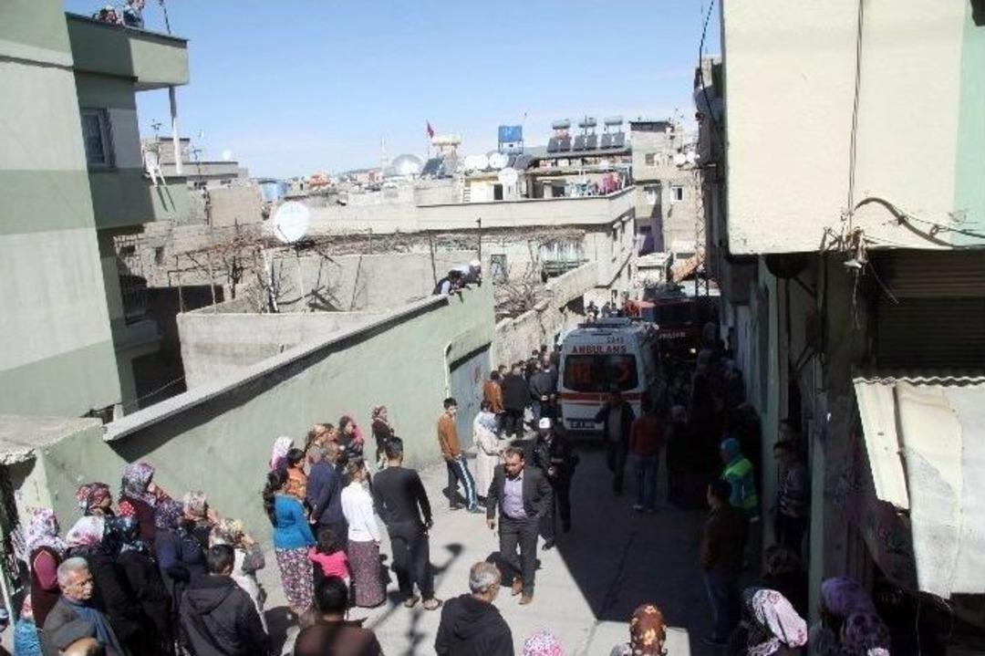 Gaziantep&rsquo;te Freni Patlayan &Ccedil;&ouml;p Kamyonu Duvara &Ccedil;arptı: 1 &Ouml;l&uuml;