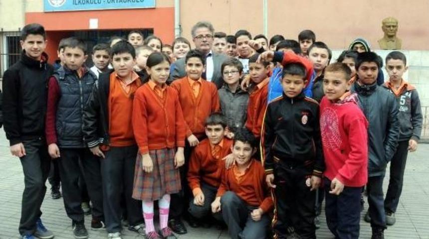 Depremden Kurtuldu, &Ouml;ğrencileri Depreme Karşı Bilin&ccedil;lendiriyor