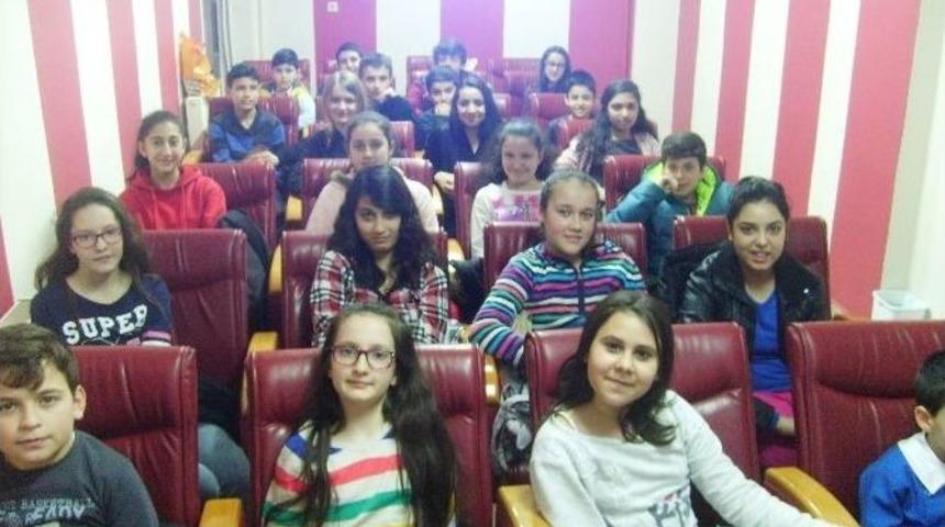 &Ouml;ğrencilerden, &Ccedil;anakkale Filmlerine B&uuml;y&uuml;k İlgi