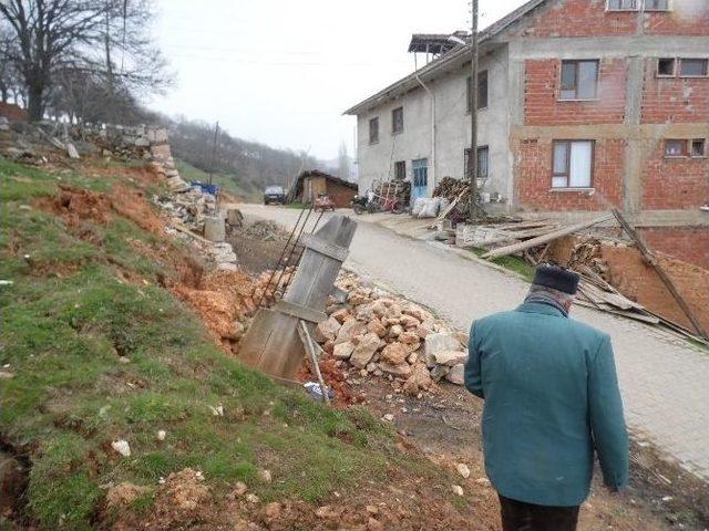 (özel Haber) Sındırgı’da Korkutan Heyelan