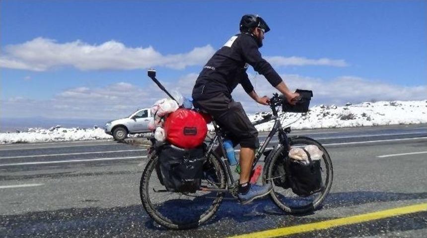 D&uuml;nya Turu İ&ccedil;in Karlı Yolları Aşıyor