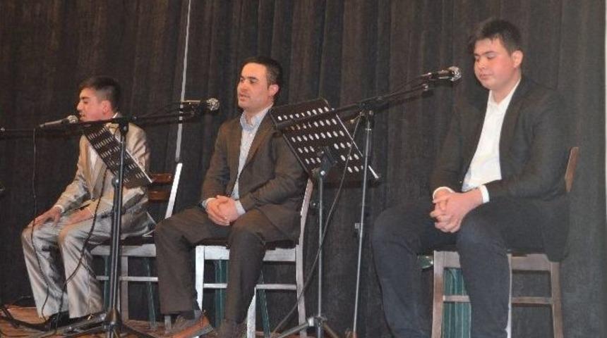 İlahi Grubundan Duygu Y&uuml;kl&uuml; Bir Gece