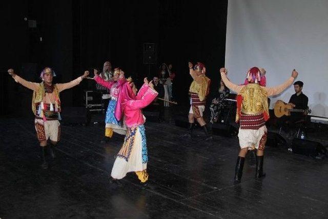 Türk Dünyası’ndan Ezgiler, Alanya Kültür Merkezi’nde İzleyicilerle Buluştu