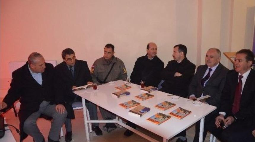 Başkan Bozkurt Ermeni Soykırımı B&uuml;y&uuml;k Bir Yalandır&rdquo; Adlı Fotoğraf Ve Kitap Sergisini Gezdi