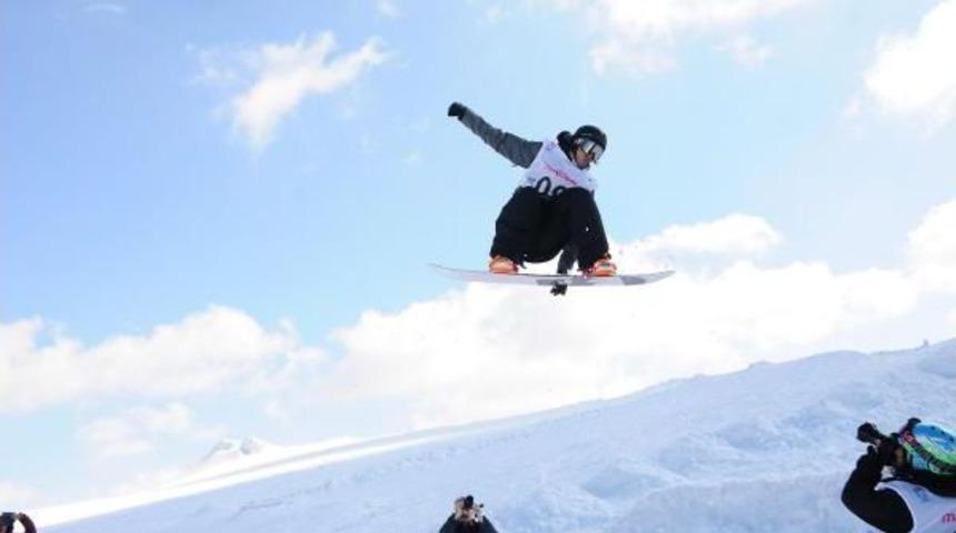 Kartalkaya'da Snowboard Heyecanı