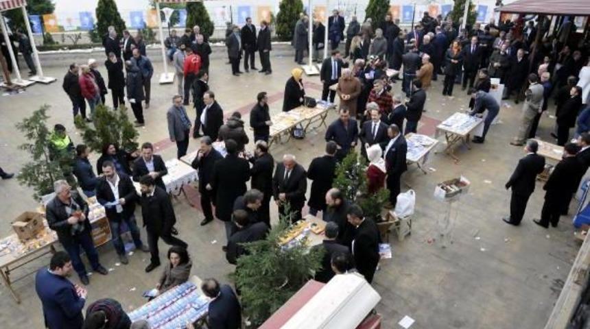 Ak Parti Aday Adaylarından Stk Temilcilerine Şeker, &Ccedil;ikolata Ve Lokma Ikramı